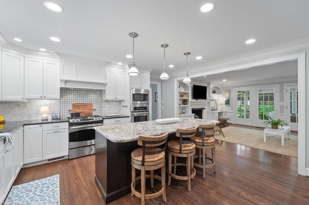 3609 Redfield Dr, Greensboro NC  27410-2829 exterior