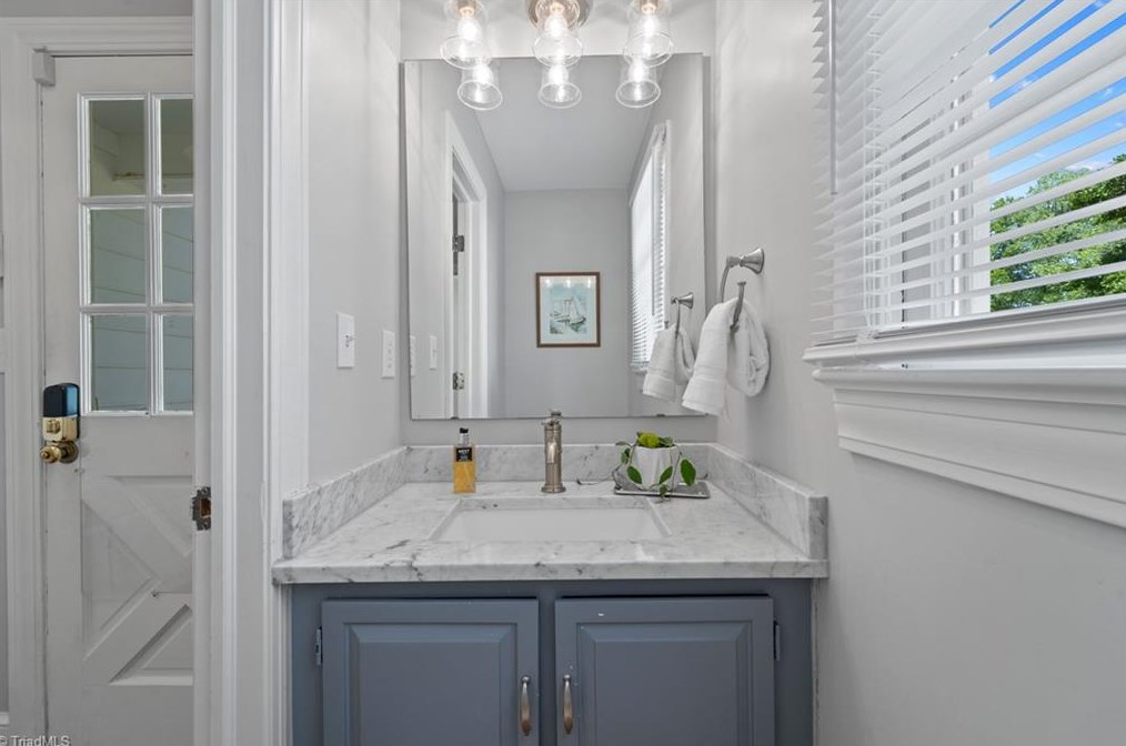 3609 Redfield Dr, Greensboro NC  27410-2829 exterior