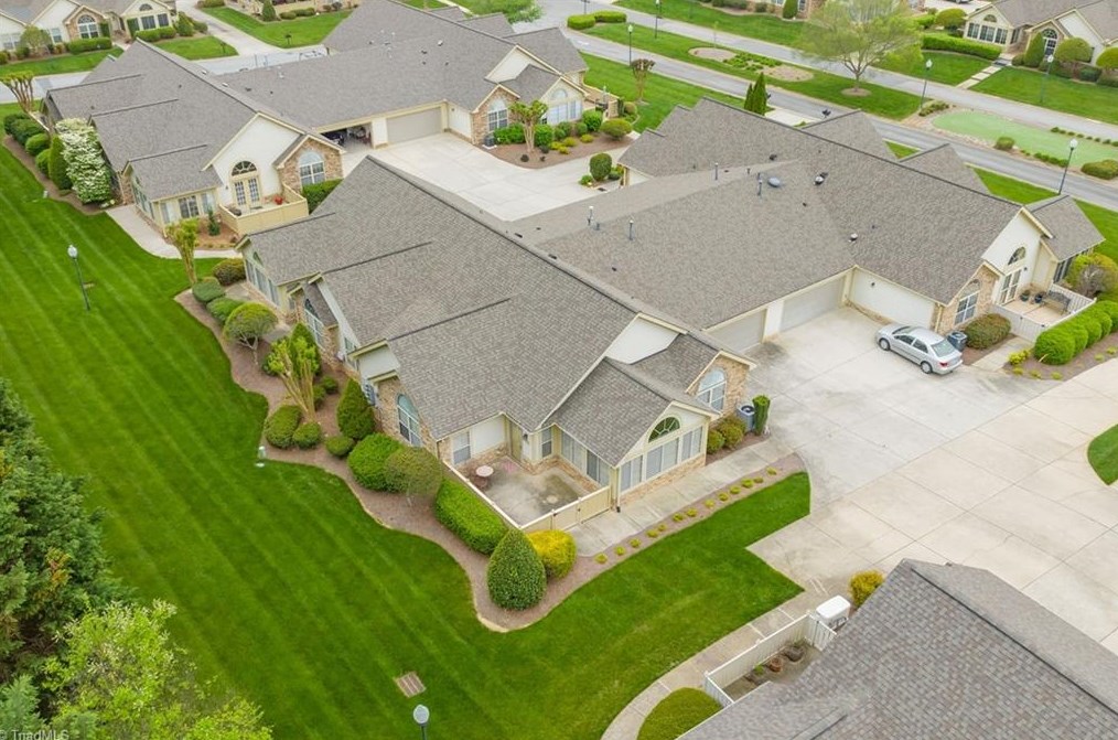 2231 Eagle Nesting Ln, Greensboro NC 27407-3900 exterior