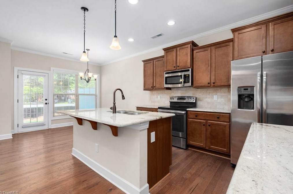 4025 Canterwood Dr, Greensboro NC  27410-9936 exterior