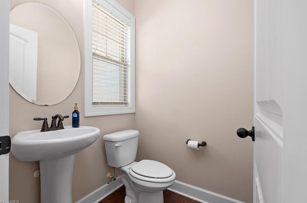 4025 Canterwood Dr, Greensboro NC  27410-9936 exterior