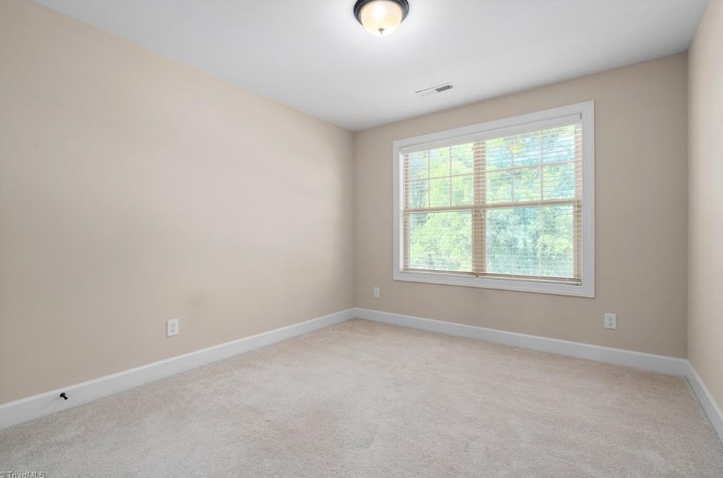 4025 Canterwood Dr, Greensboro NC  27410-9936 exterior