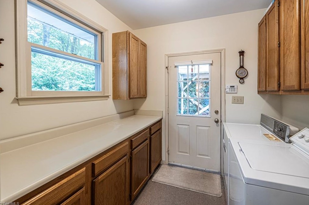 4118 Elmyra Dr, Greensboro NC  27407-7502 exterior