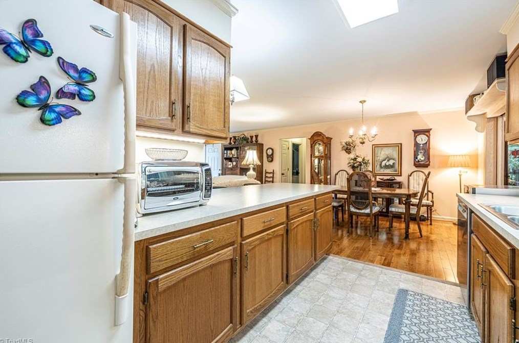 4118 Elmyra Dr, Greensboro NC  27407-7502 exterior