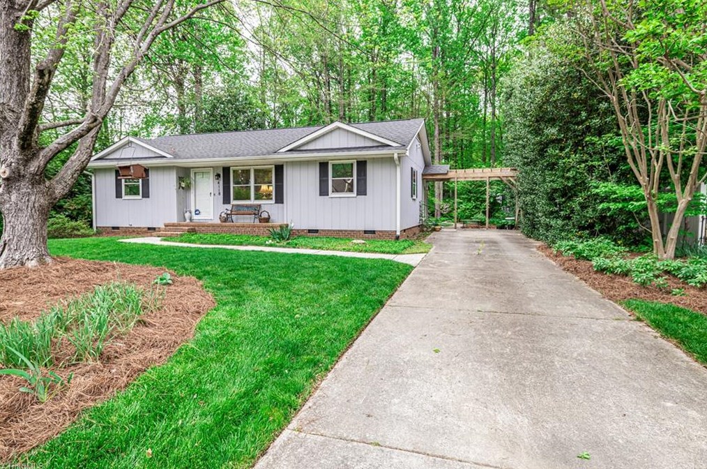 4118 Elmyra Dr, Greensboro NC  27407-7502 exterior