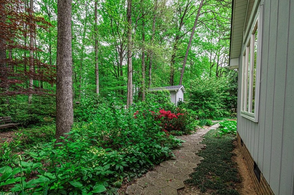4118 Elmyra Dr, Greensboro NC  27407-7502 exterior