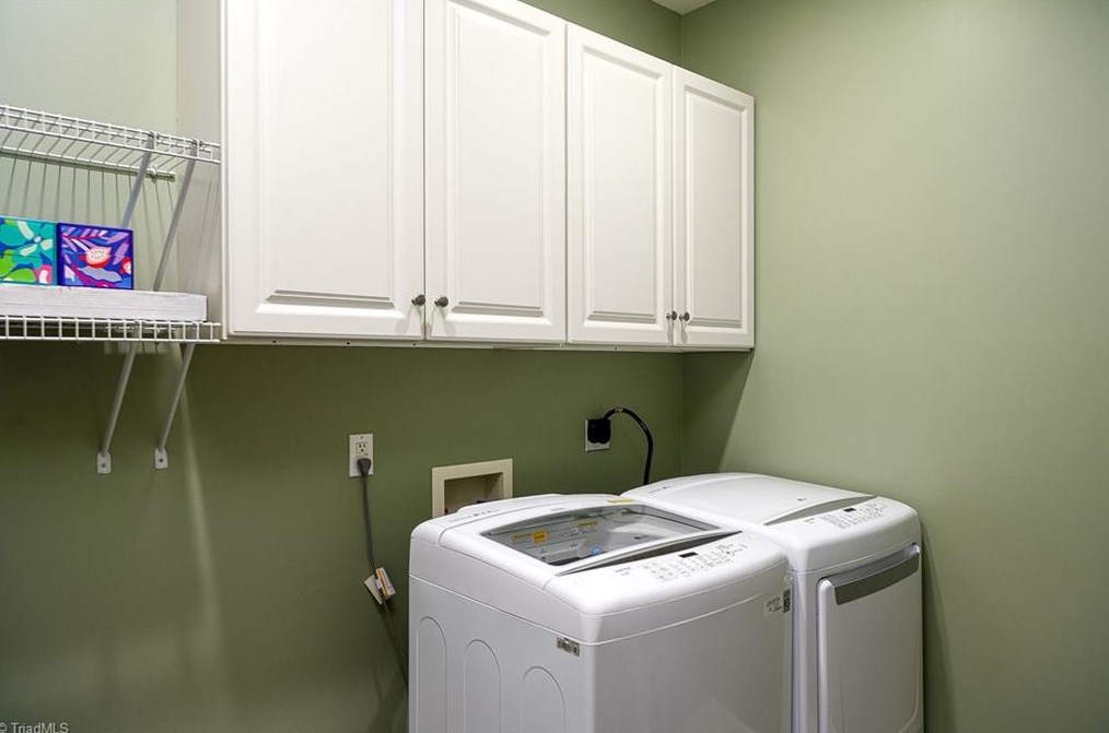 6090 Clopton Dr, Greensboro NC 27455-8373 exterior