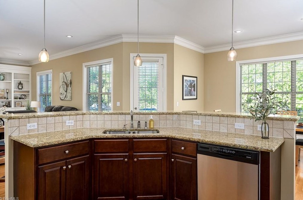 6090 Clopton Dr, Greensboro NC 27455-8373 exterior