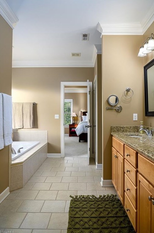 6090 Clopton Dr, Greensboro NC 27455-8373 exterior