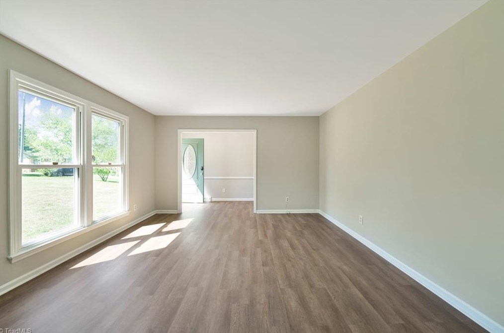 2629 Pine Lake Dr, Greensboro NC  27407-6618 exterior