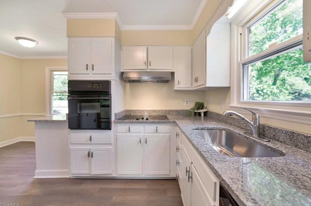 2629 Pine Lake Dr, Greensboro NC  27407-6618 exterior