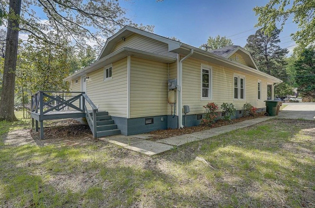 2311 Vandalia Rd, Greensboro NC  27406-6451 exterior