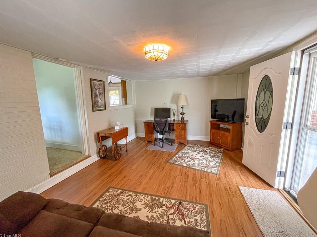 127 Pineview Dr, Mount Airy NC 27030-5145 exterior