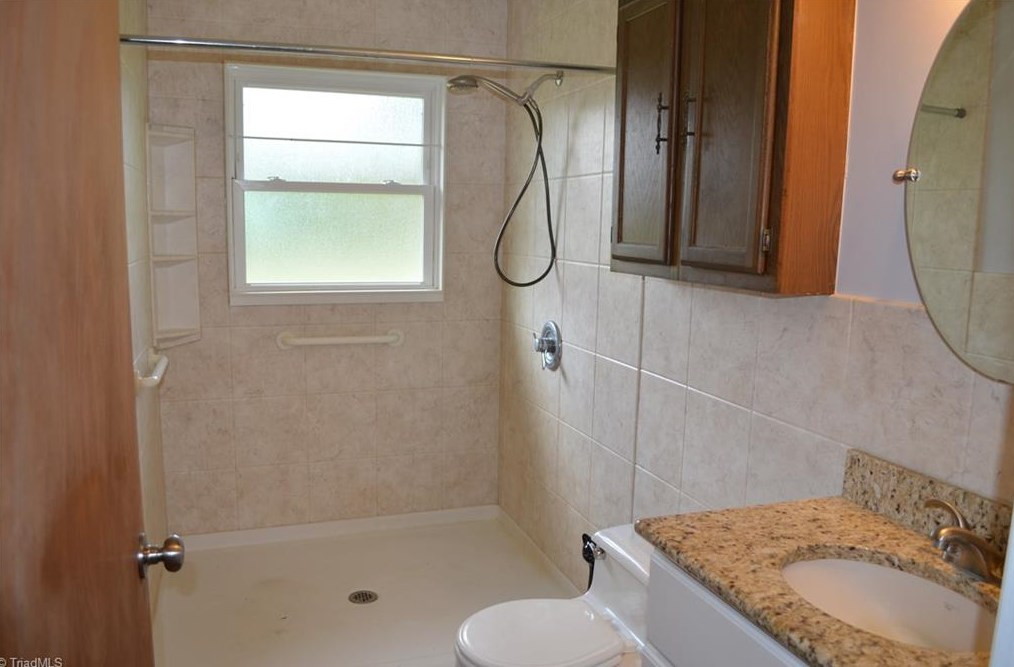 109 Auden Dr, Greensboro NC  27406-8108 exterior