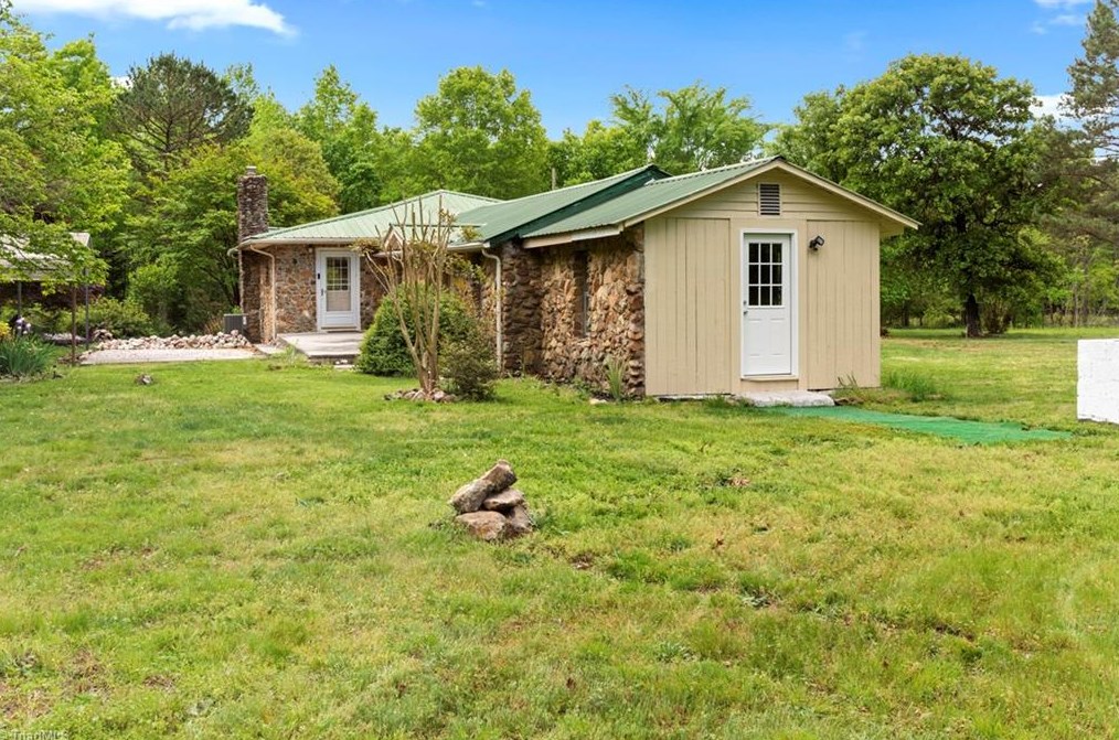 144 Woodard Rd, Lexington NC  27292-9431 exterior