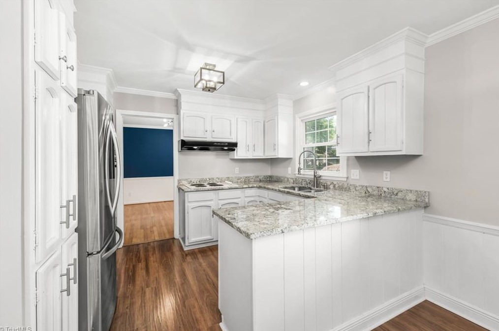 1719 Aftonshire Dr, Greensboro NC  27410-2920 exterior