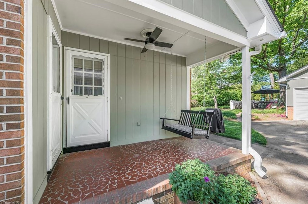 1719 Aftonshire Dr, Greensboro NC  27410-2920 exterior