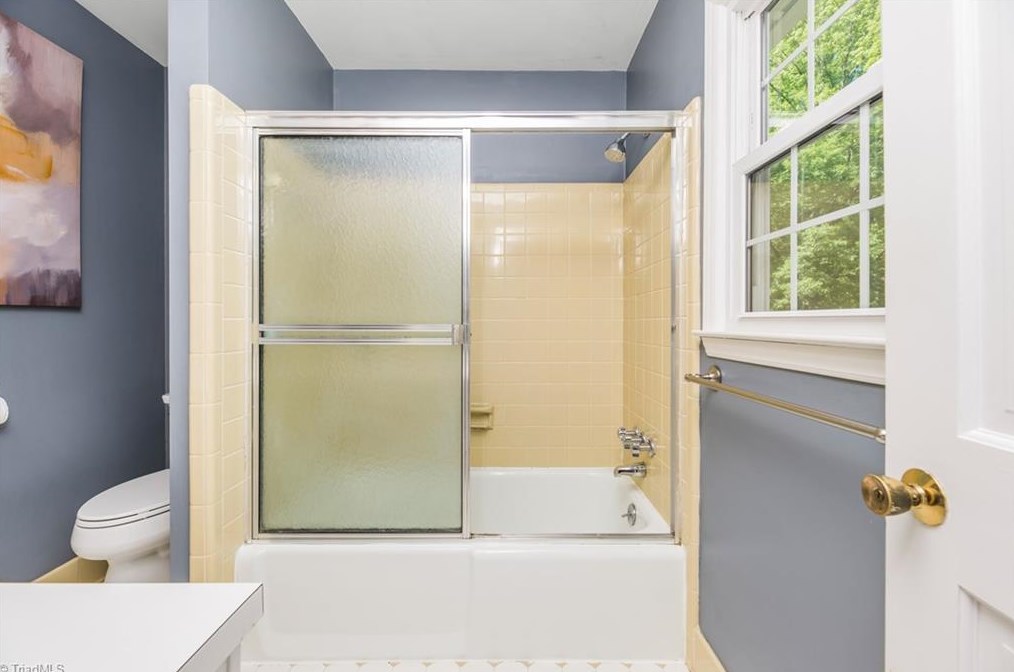 1719 Aftonshire Dr, Greensboro NC  27410-2920 exterior