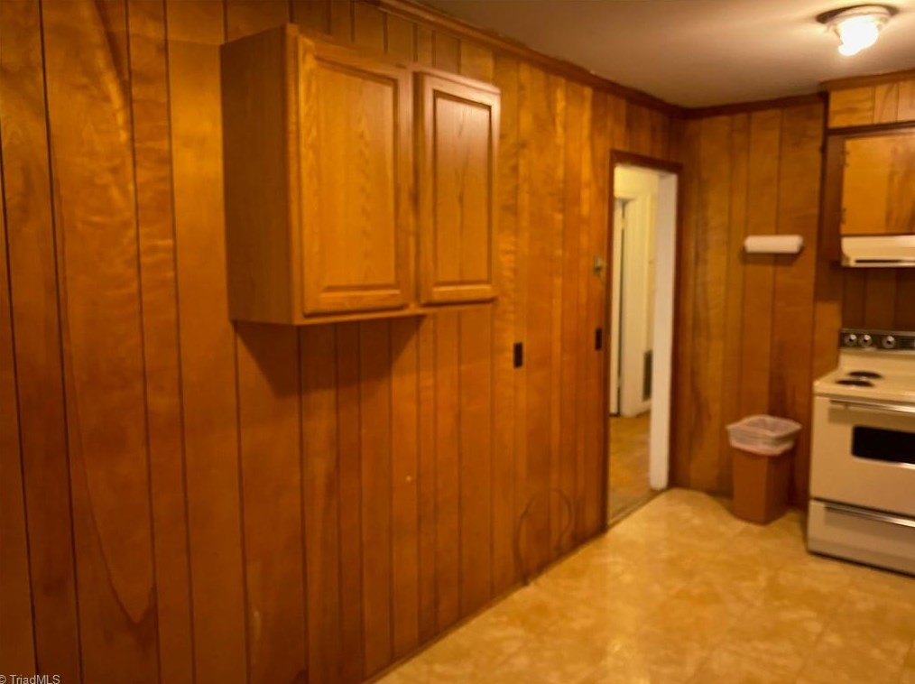 1408 Tarleton Ave, Burlington NC  27215-2136 exterior