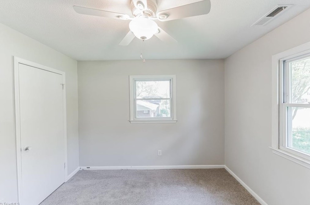 109 Kingston Dr, King NC  27021-9573 exterior