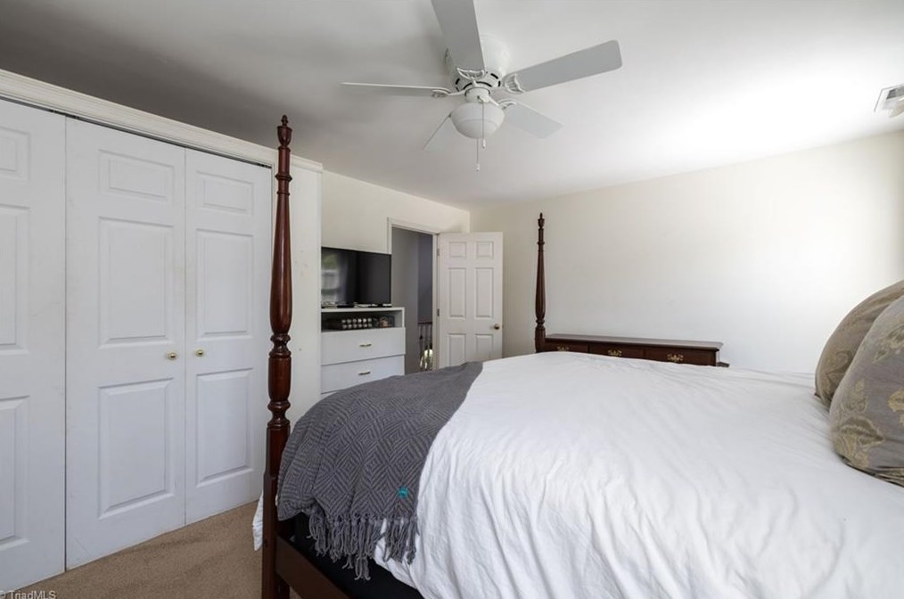 3503 Turnberry Ln, Greensboro NC 27410-8227 exterior