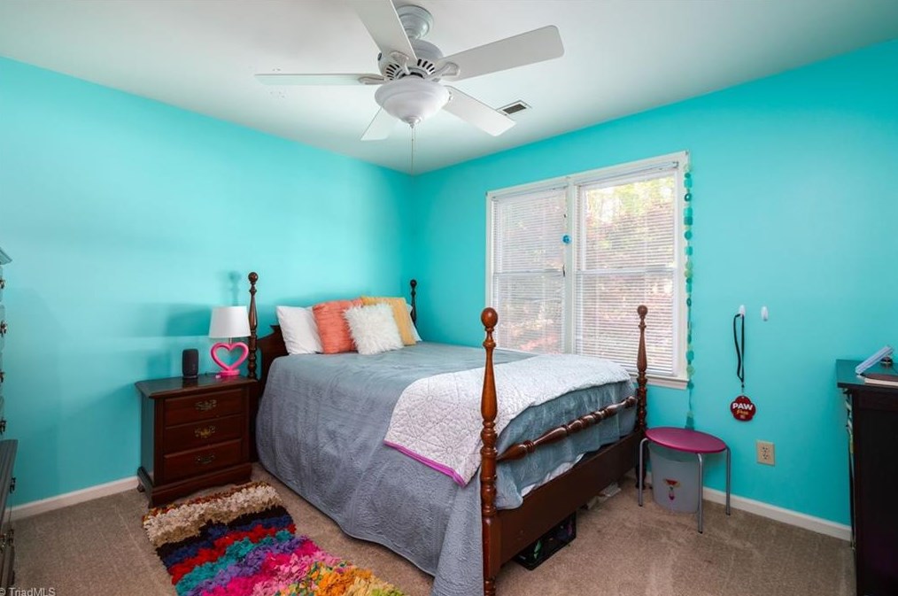 3503 Turnberry Ln, Greensboro NC 27410-8227 exterior