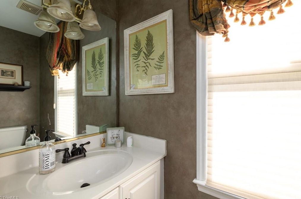 3503 Turnberry Ln, Greensboro NC 27410-8227 exterior