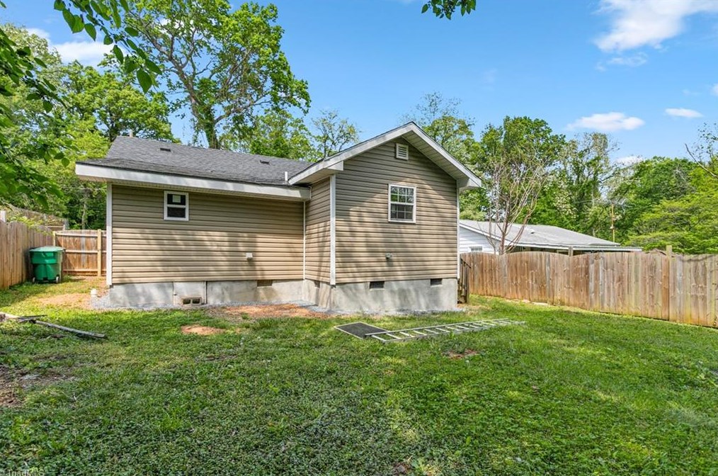 1208 Anderson Pl, High Point NC  27260-6807 exterior
