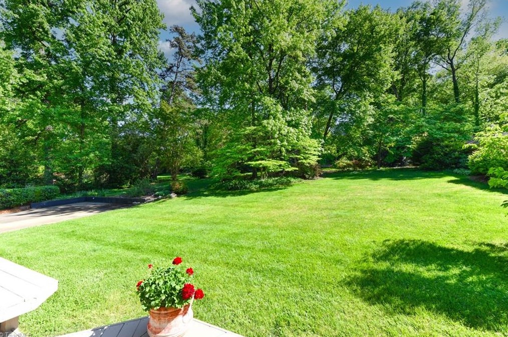 4217 Tallwood Dr, Greensboro NC  27410-4523 exterior