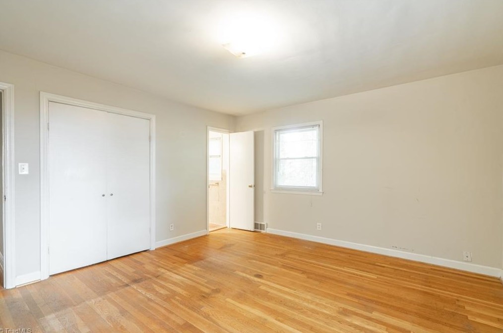 1200 Lockland Ave, Winston Salem NC  27103-2740 exterior