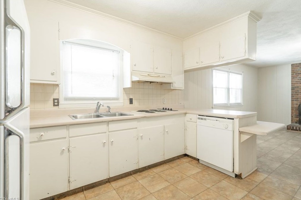 1200 Lockland Ave, Winston Salem NC  27103-2740 exterior