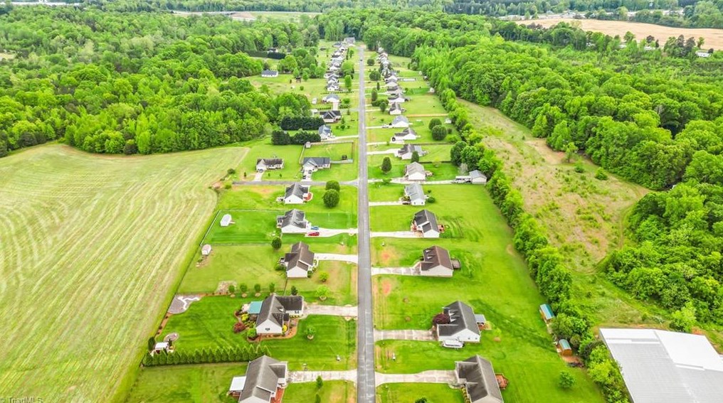 135 Golden Rod Ln, Lexington NC  27295-6887 exterior