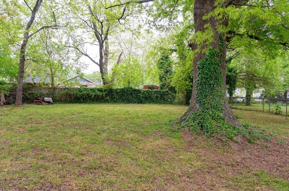 112 Revere Dr, Greensboro NC  27407-1202 exterior