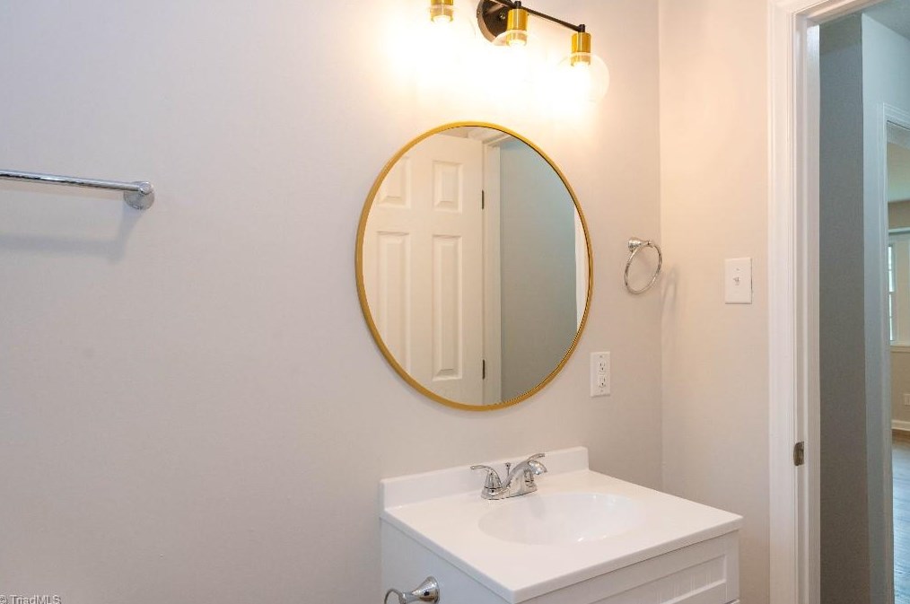 112 Revere Dr, Greensboro NC  27407-1202 exterior