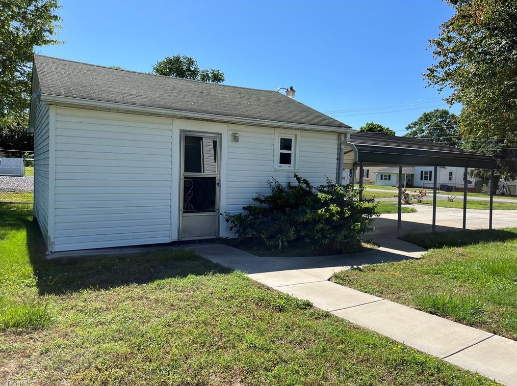 221 Spring St, Farmington NC 27028-2235 exterior