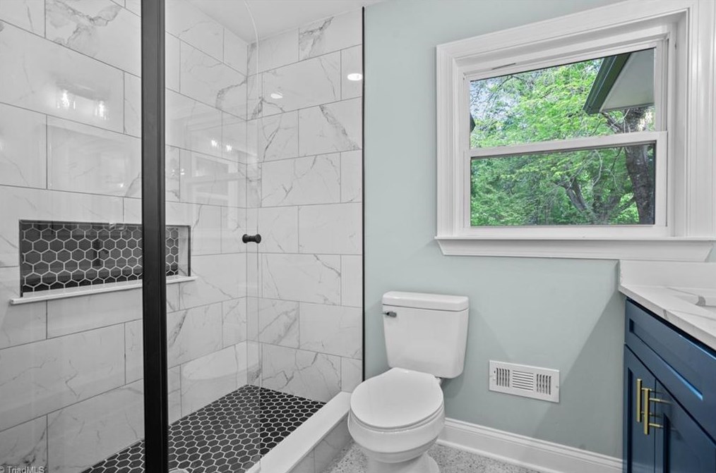 630 Chester Rd, Winston Salem NC  27104-1704 exterior