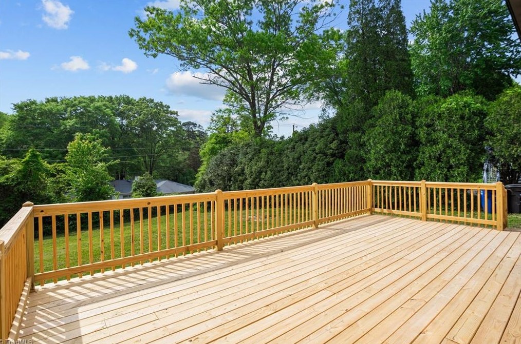 630 Chester Rd, Winston Salem NC  27104-1704 exterior