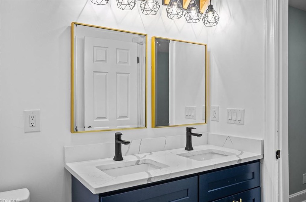 630 Chester Rd, Winston Salem NC  27104-1704 exterior