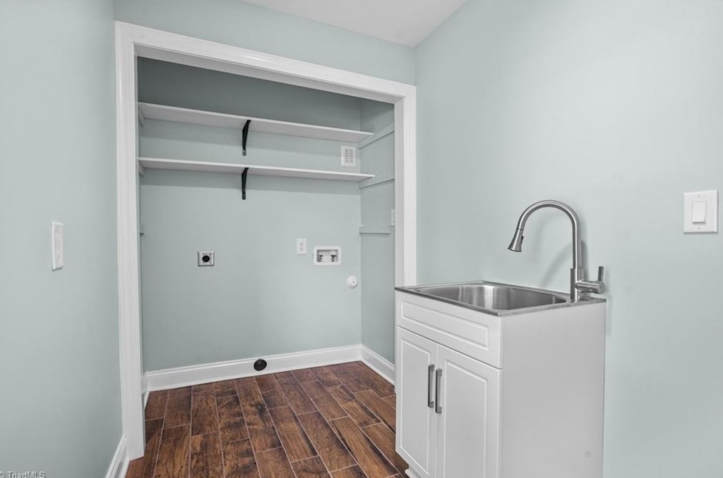 630 Chester Rd, Winston Salem NC  27104-1704 exterior