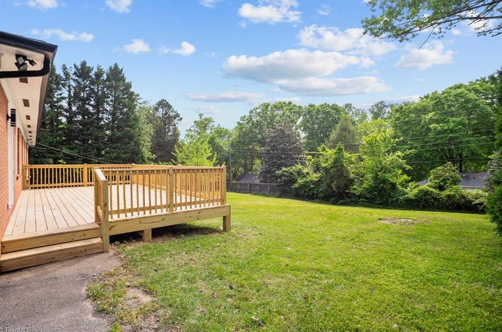 630 Chester Rd, Winston Salem NC  27104-1704 exterior