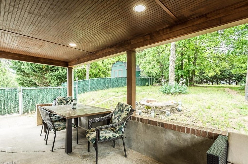 2212 Wrenn St, Burlington NC  27215-7229 exterior