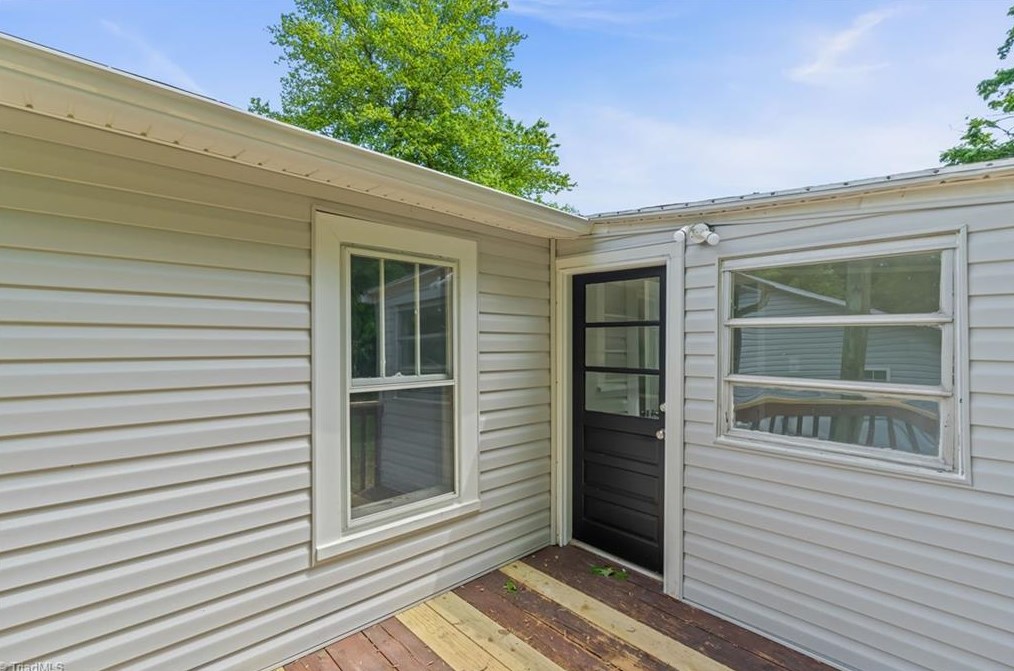 829 Pine Circle Dr, High Point NC  27265-1953 exterior