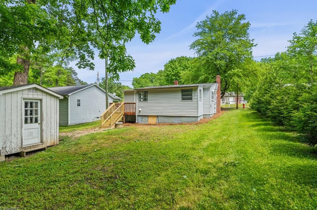 829 Pine Circle Dr, High Point NC  27265-1953 exterior