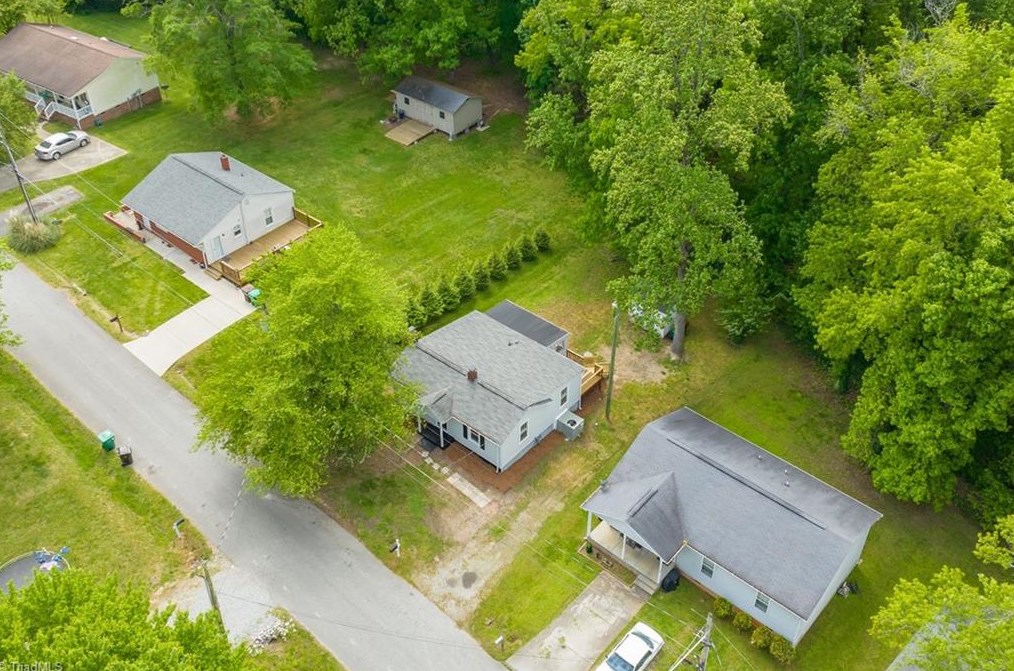 829 Pine Circle Dr, High Point NC  27265-1953 exterior