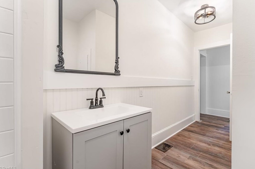 4 Culbreth Ave, Thomasville NC  27360-2914 exterior