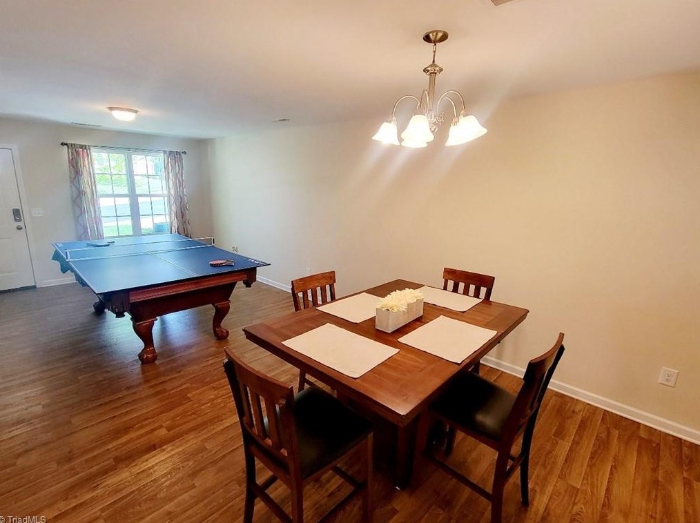 517 Song Sparrow Ln, Greensboro NC  27409-9148 exterior