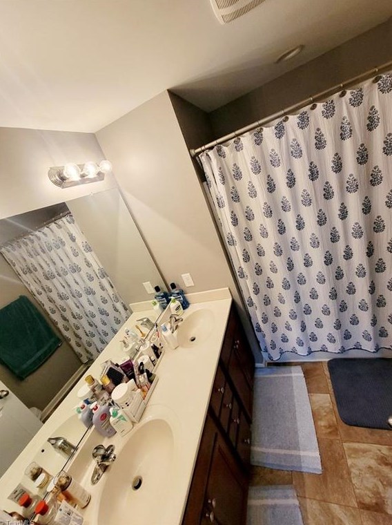 517 Song Sparrow Ln, Greensboro NC  27409-9148 exterior