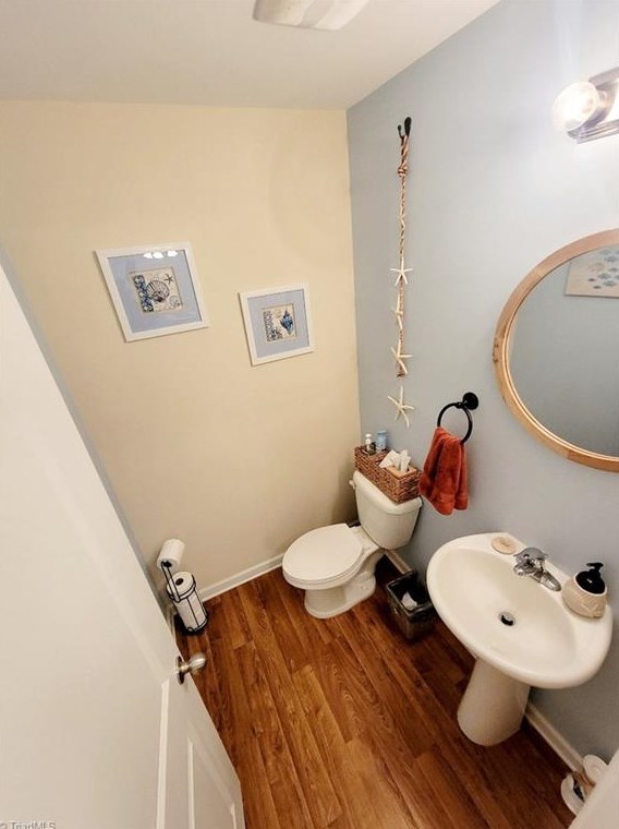 517 Song Sparrow Ln, Greensboro NC  27409-9148 exterior