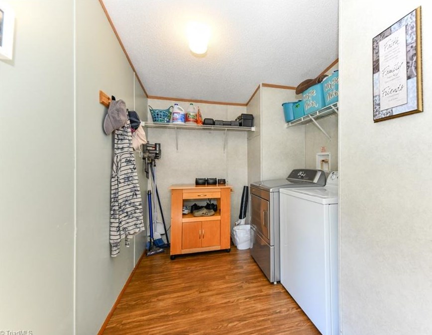 1323 Denny Rd, King NC  27021-8315 exterior