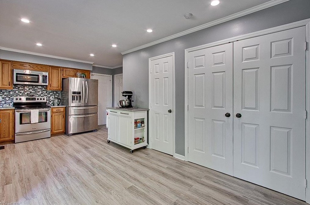3225 Derby Cir, High Point NC  27265-2596 exterior